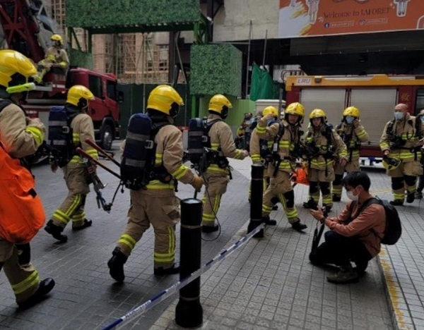 香港铜锣湾世贸中心突发大火 全部人员已获救